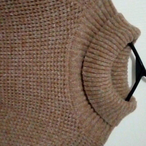 I'm selling the most comfy sweater! The - Picture 2 of 6